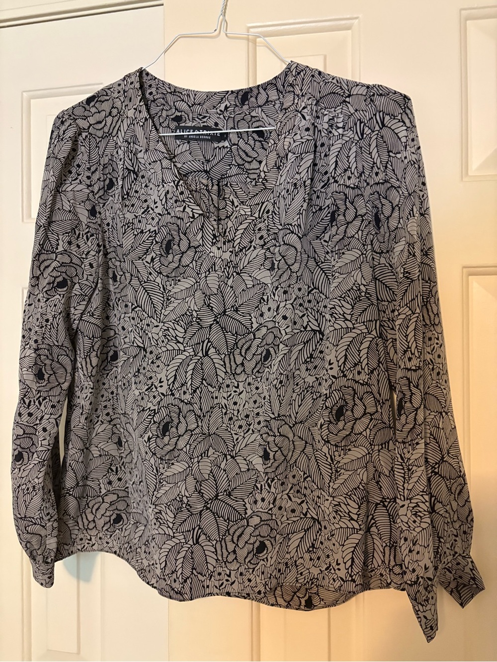 Alice & Trixie Black and White Floral V-Neck Blouse